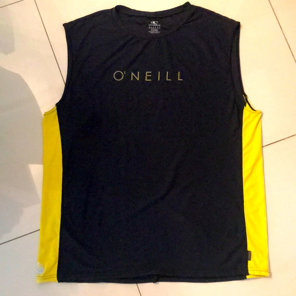 O’Neill Reactor 2/2 mm xtra large. Black n yellow loose fit rash guard